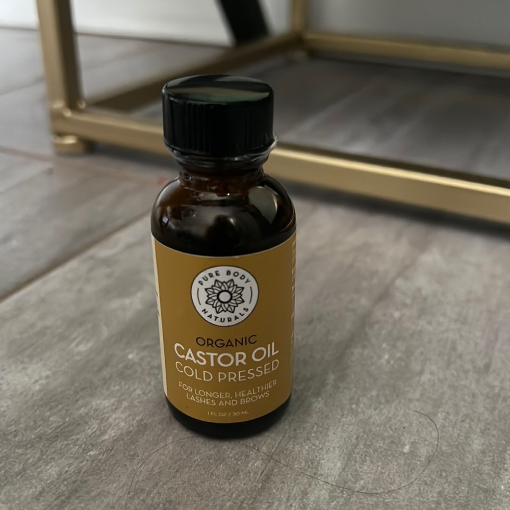 castor oil for eyelashes and eyebrows